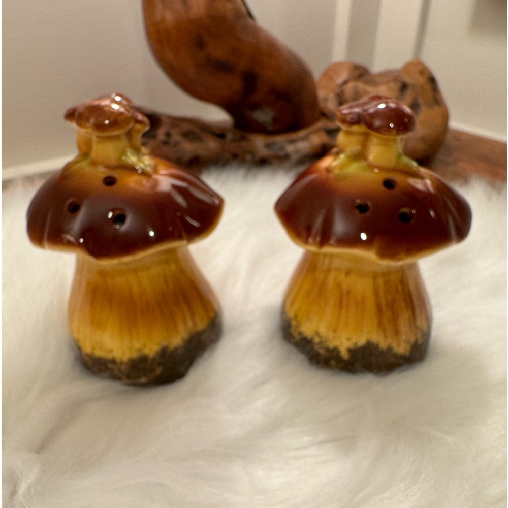 Lego Japan merry mushroom salt and pepper set. Vintage mushroom salt and pepper.